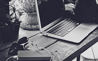 从可可影视的叙事方式说起，聊聊语义偷换：背后心理机制